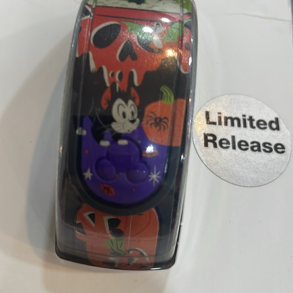 Disney Parks Magic Band 2 Halloween Limited Release Edition. New in Box - Picture 5 of 6